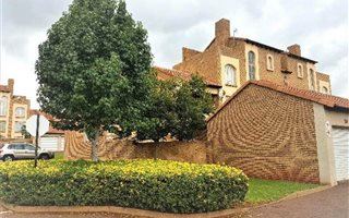 2 Bedroom Townhouse in Olympus