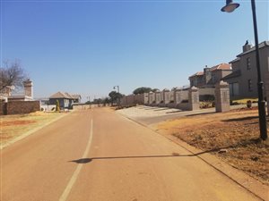 858 m² Land available in Gateway Manor