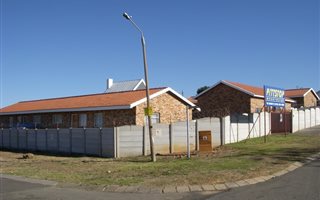2 Bedroom Simplex in Fochville