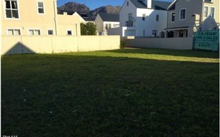 211 m² Land available in Kylemore