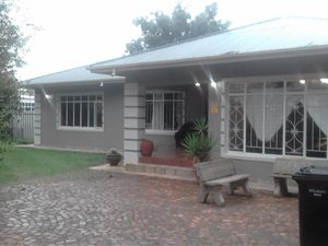 3 Bed House in Rowhill