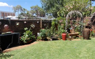 2 Bedroom Simplex in Weavind Park