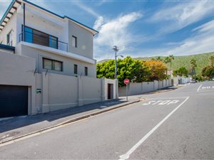 3 Bed House in Fresnaye