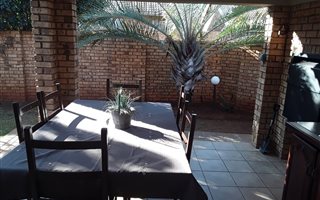3 Bedroom Townhouse in De Aar