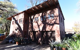 1 Bedroom House in Top Town
