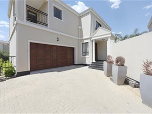 3 Bed Cluster in Maroeladal