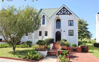 2 Bedroom House in Fancourt