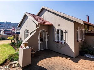 3 Bedroom House in Ridgeway