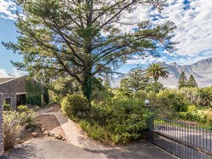 3 Bed House in Hout Bay and surrounds