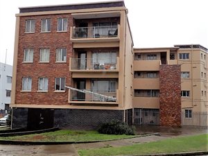 4 Bed Apartment in Port Elizabeth Central