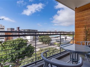 2 Bed Apartment in Zonnebloem