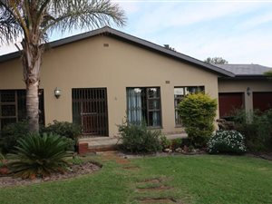 4 Bedroom House in Amandelrug