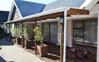 8 Bedroom House in Beacon Bay