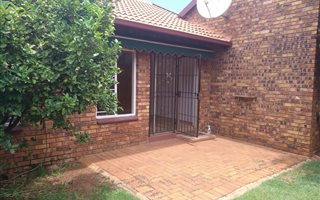 2 Bedroom Simplex in Brentwood Park