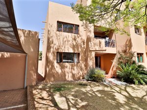 2 Bed Apartment in Waterkloof Ridge