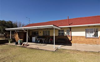 3 Bedroom House in Nigel Central