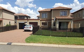 3 Bedroom House in Albertsdal