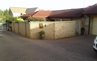 2 Bedroom Townhouse in Kiepersol