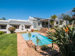 4 Bed House in Montclair