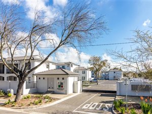 2 Bed Apartment in Schoongezicht