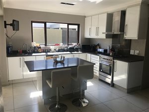 3 Bed Cluster in Cedar Lakes