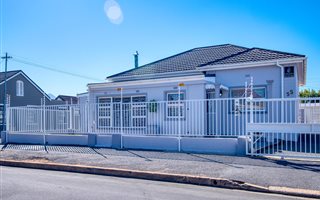 5 Bedroom House in Strand North