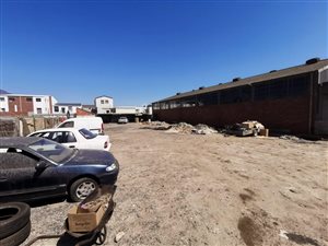 850 m² Land available in Maitland
