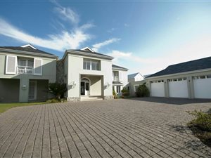 4 Bed House in Thesen Islands
