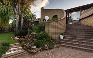 4 Bedroom House in Kloofendal