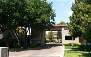 4 Bedroom Cluster in Lonehill