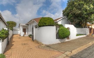3 Bedroom House in Brixton