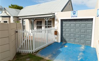 3 Bedroom Townhouse in Oakglen