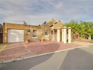 3 Bed House in Brackenfell Central