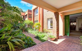 2 Bedroom House in Rosebank