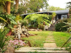 5 Bed House in Blackridge