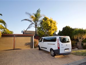 4 Bed House in Bothasig