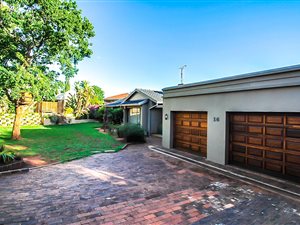 3 Bed House in Florida Glen