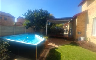 3 Bedroom Townhouse in Allens Nek