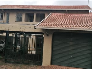 3 Bed Townhouse in Florida North