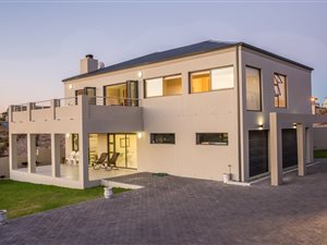 3 Bed House in Langebaan