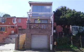 3 Bedroom Duplex in Eastbury