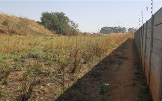595 m² Land available in Delmas