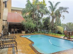 7 Bed House in Paarl