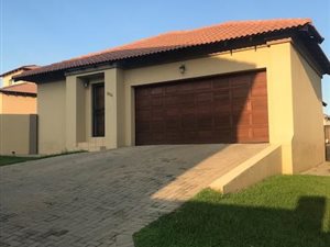 3 Bed House in Amberfield Valley