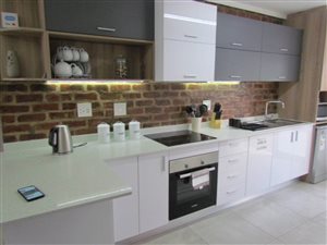 2 Bed Townhouse in Menlo Park