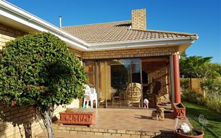 3 Bedroom House in Loerie Park