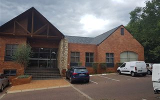 698 m² Commercial space in Cresta
