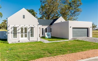 3 Bedroom House in Wedgewood Golf Estate