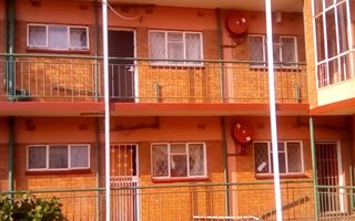 1 Bedroom Apartment in Vanderbijlpark CW