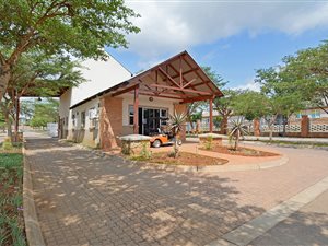 1000 m² Land available in The Ridge Estate